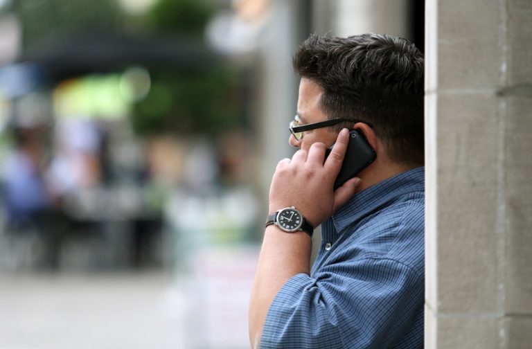 How to Tell if Your Cell Phone is Being Tracked Tapped or Monitored?